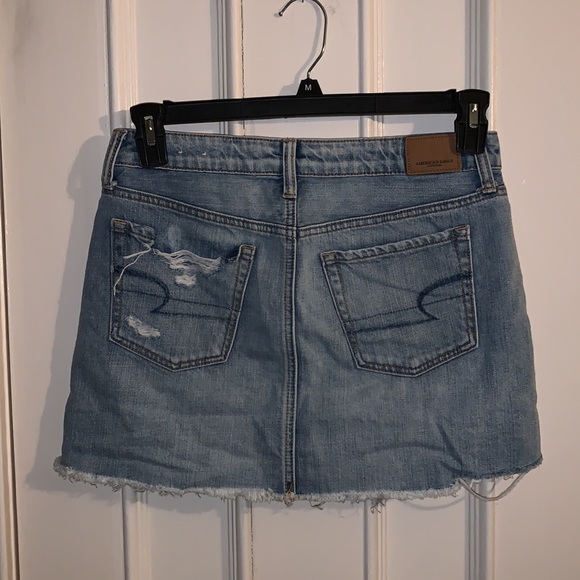 American eagle 🦅 distressed jean skirt - Picture 4 of 6